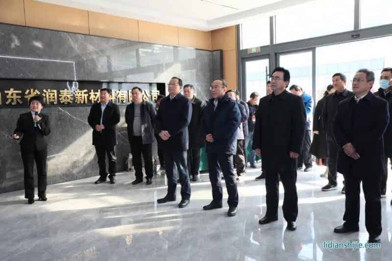 12月22日下午，住棗全國、省和市人大代表來嶧城區(qū)開展會前集中視察活動