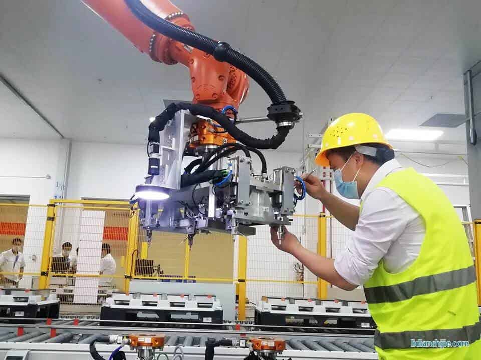 聯(lián)贏自制的激光器