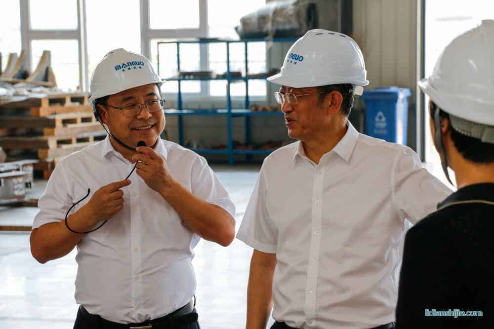 秦皇島市長蒞臨曼國裝備調研指導工作