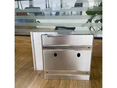 鋰電池模組端板圖1