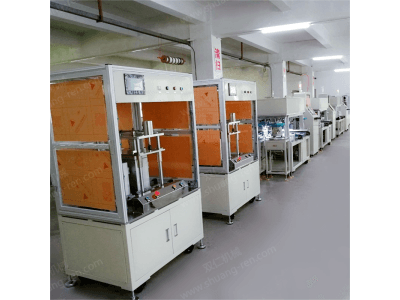 鋁殼鋼殼自動(dòng)貼膜機(jī)（自動(dòng)包膜機(jī)）圖3