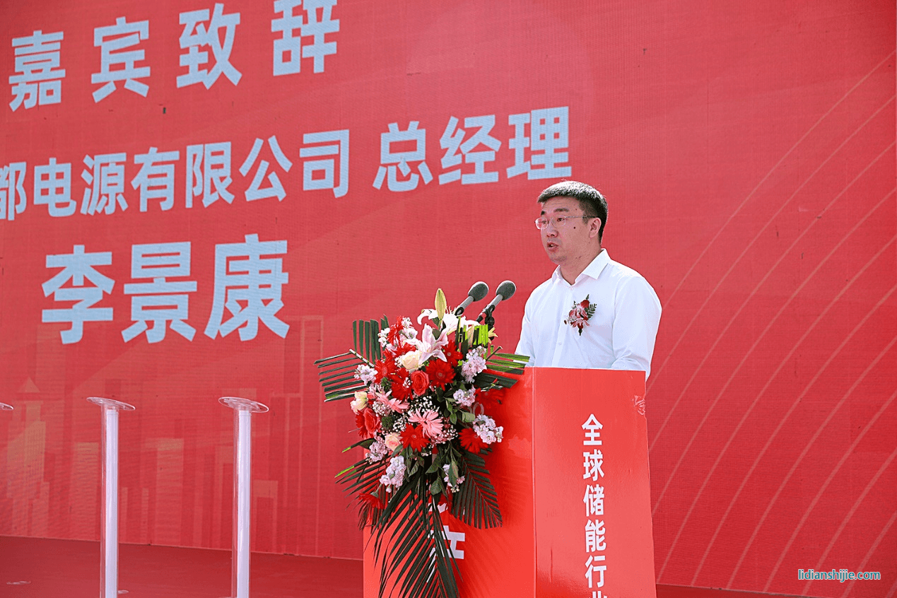 酒泉市委常委、市政府黨組成員、市委秘書長石峰