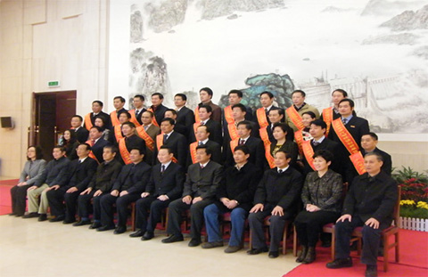 年度人物及創新單位代表與省領導合影